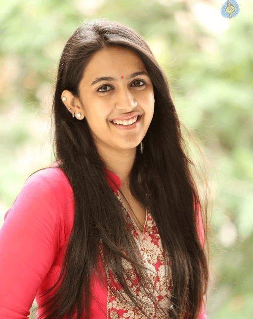 niharika interview,naga shourya,chiranjeevi,oka manasu movie  అలా చెప్పుకోవడానికి అర్హత ఉండాలి: నీహారిక